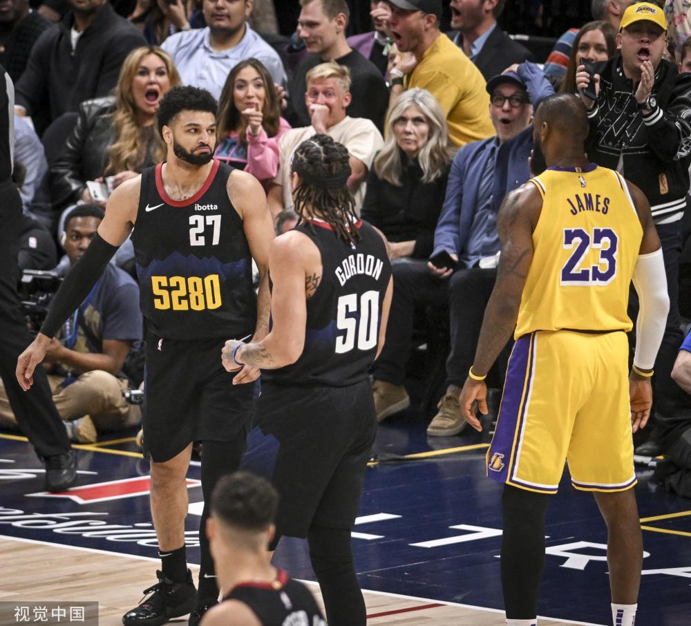 支付高昂的 支付高昂的